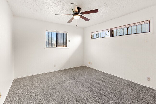 Building Photo - 1303 Conway Dr