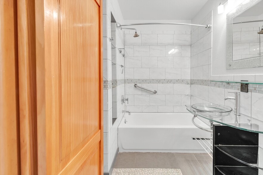 Building Photo - 4010 S Bannock St