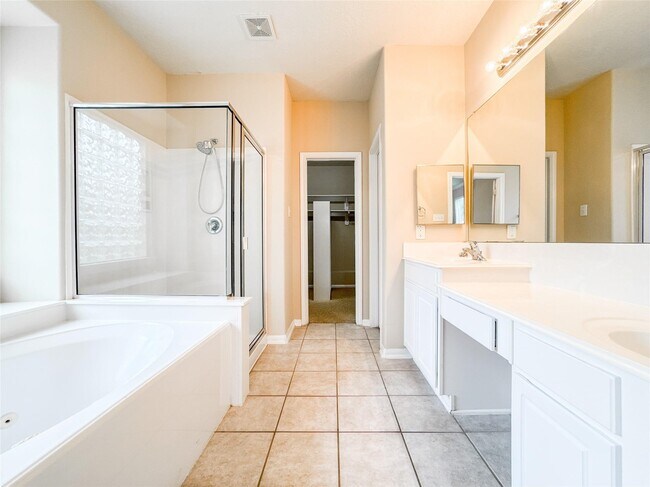 Building Photo - 4806 Lakefront Terrace Ct