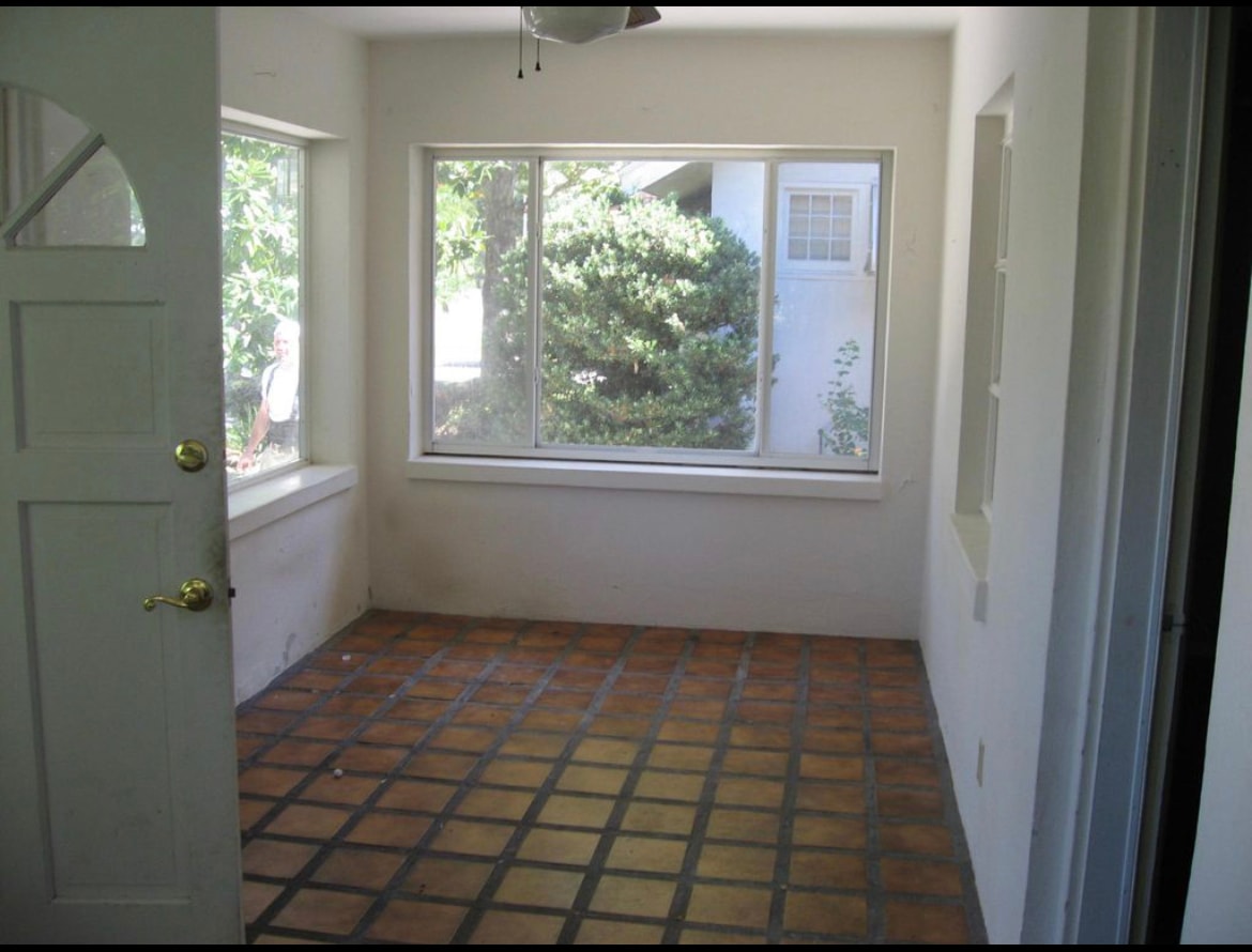 Building Photo - 730 24th Ave N