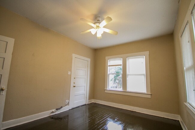 Building Photo - 1727 Nolan St