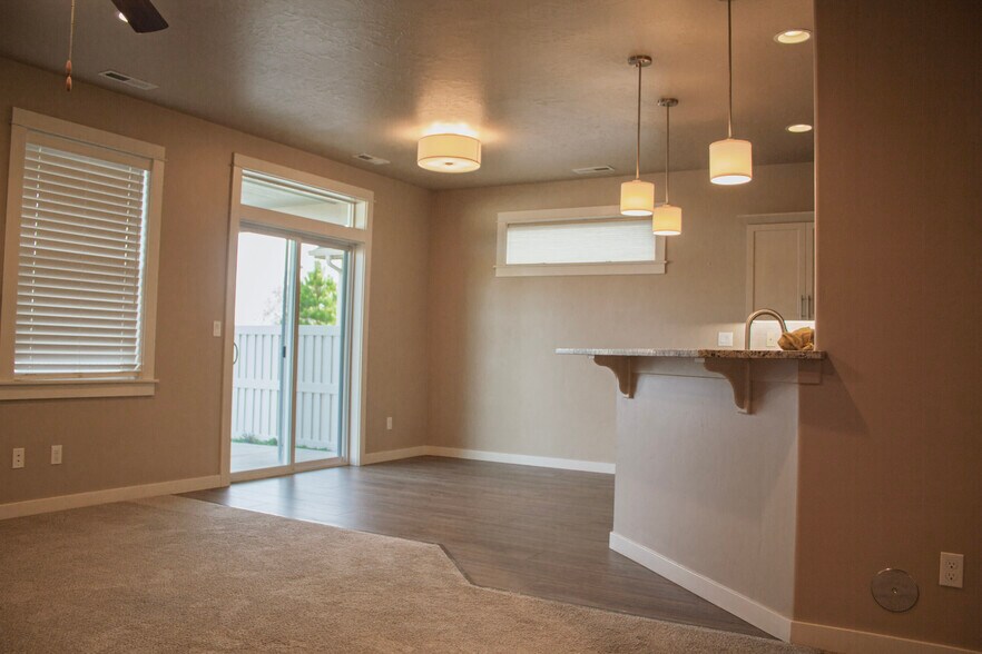 Building Photo - 10555 W Catmint Dr