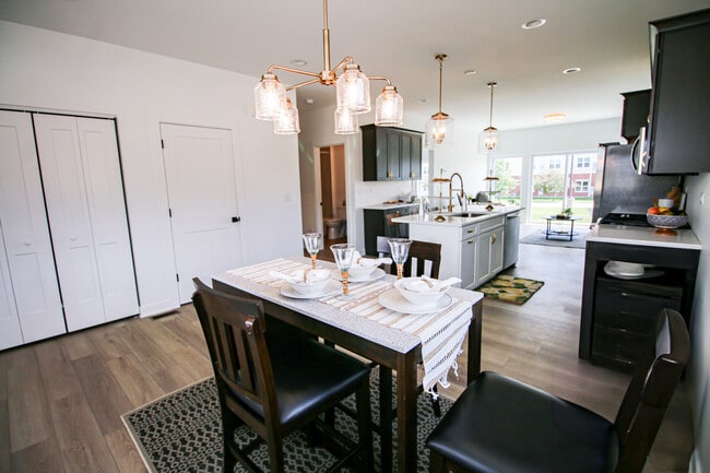 Building Photo - 2039 Isabella Ln