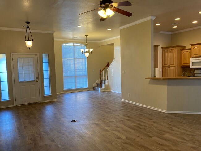 Building Photo - Spacious 3BDRM Home in Blackberry Ridge, V...