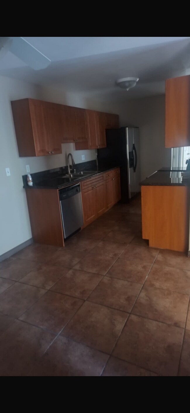 Building Photo - 3040 Alta View Dr