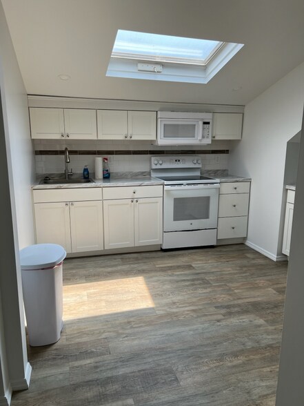 Building Photo - 18 Linden Pl