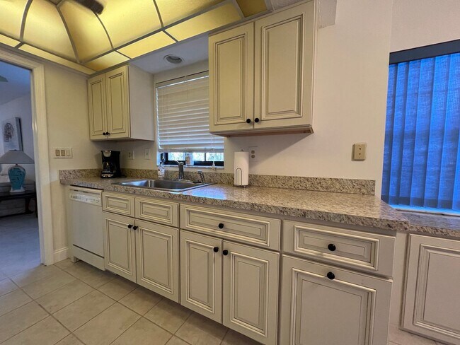 Building Photo - $1,150 * Annual **** 2 Bed / 2 Bath Condo ** Private, Gated Community - Rolls Landing **