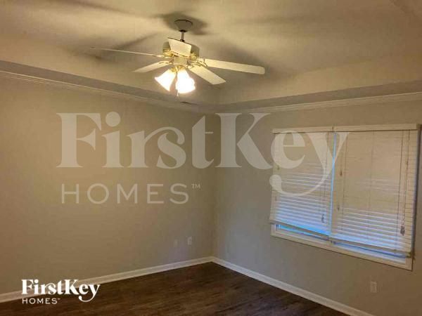 Building Photo - 7708 NE 74th Terrace