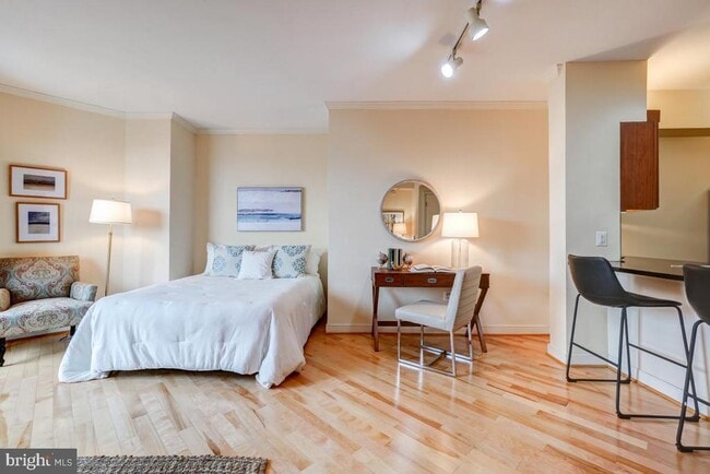 Building Photo - 631 D St NW