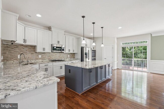 Building Photo - 10290 Greenspire Dr
