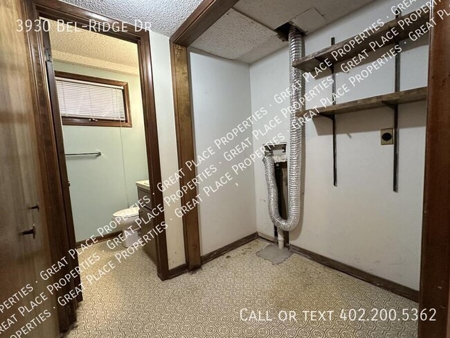 Building Photo - 3930 Bel-Ridge Dr