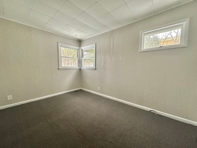 Building Photo - 833 Westmoreland Ave