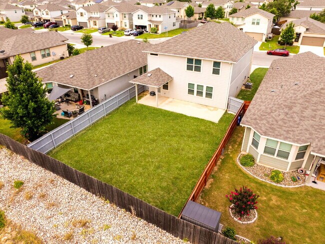 Building Photo - Beautifully Upgraded 3-Bedroom Home for Re...