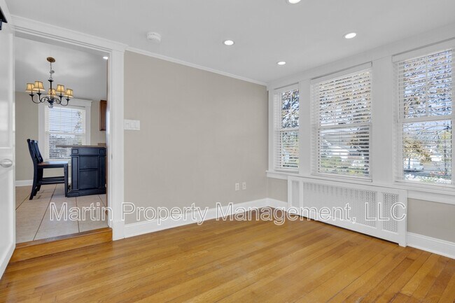 Building Photo - 2 Bellevue Ave