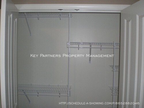 Building Photo - 15816 Conser - Cute Townhouse in Blue Valley!