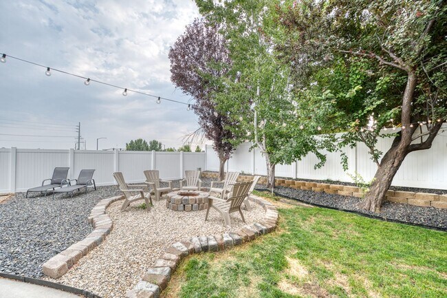 Building Photo - 3062 N Firelight Pl