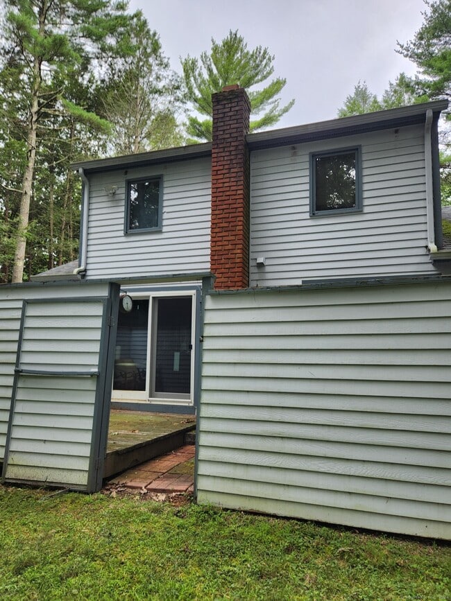 Building Photo - 192 Laurel Hill Dr