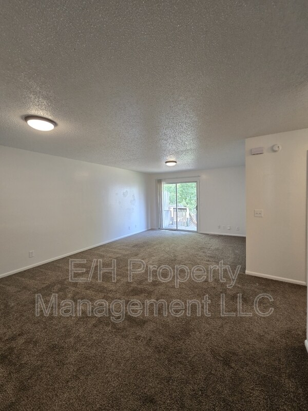 Building Photo - 8728 E Arthur Cir