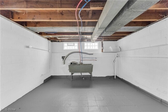 Building Photo - 21303 Kenyon Dr