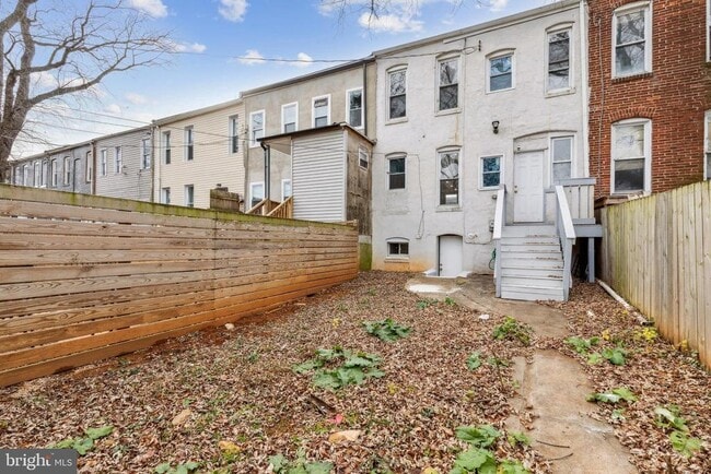 Building Photo - 5221 Linden Heights Ave