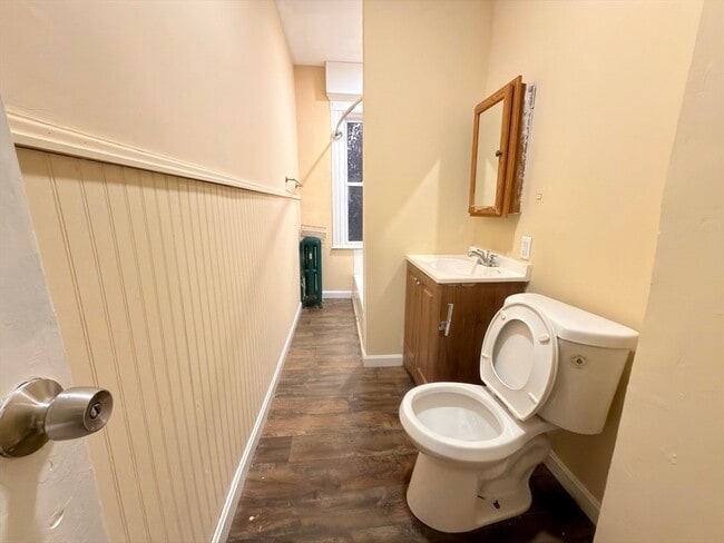 Building Photo - 90 Vernon St