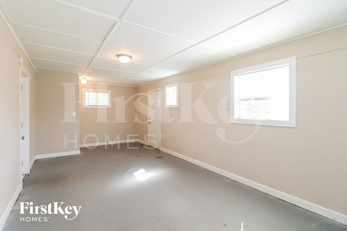 Building Photo - 6698 Kull Dr