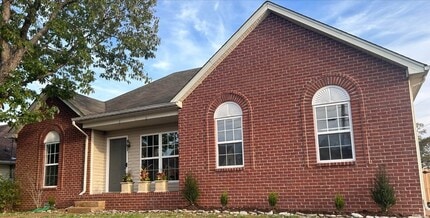 Building Photo - 1808 Lakewood Village Dr