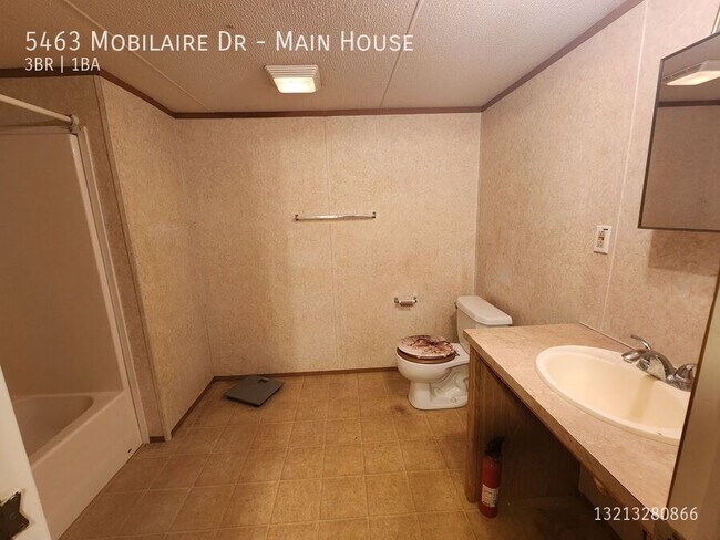 Building Photo - 5463 Mobilaire Dr