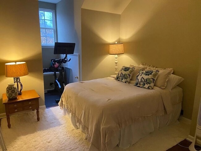 Building Photo - 300 Founders Pointe Blvd