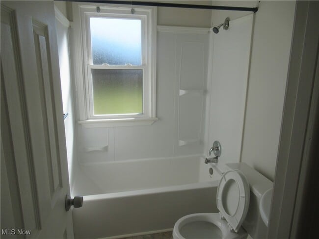 Building Photo - 12009 Summerland Ave