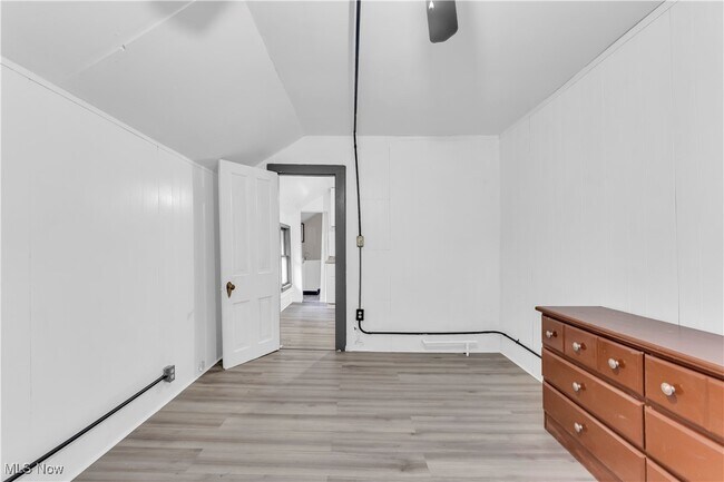 Building Photo - 14917 Darwin Ave