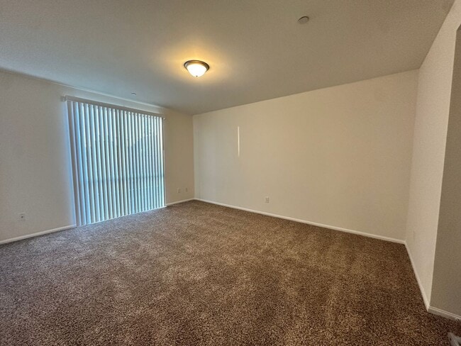 Building Photo - Immediate Move In: Spacious 3bed2bath condo Adjacent to Warner Center/Woodland Hills! Minutes to ...