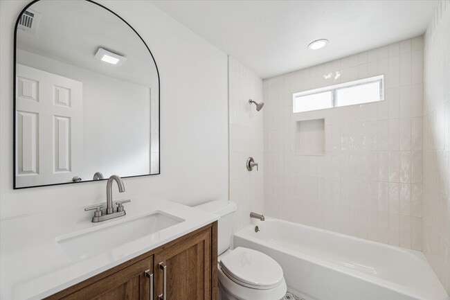 Building Photo - 505 Malone St