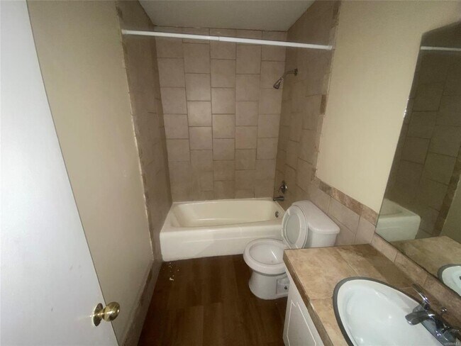 Building Photo - 2440 Price St