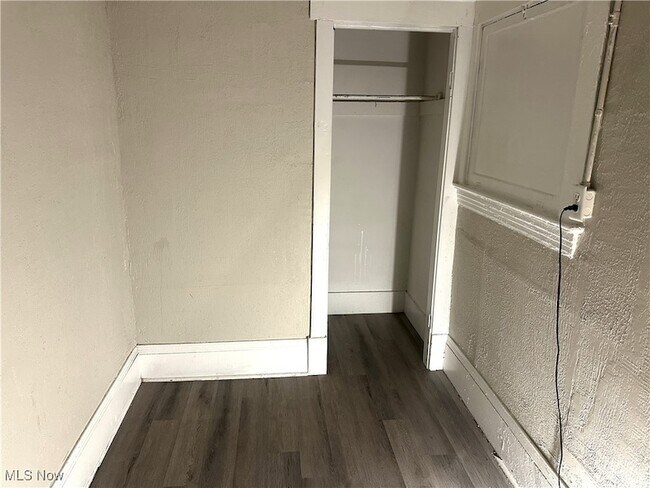 Building Photo - 3074 W 25th St