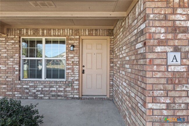 Building Photo - 609 Karey Dr