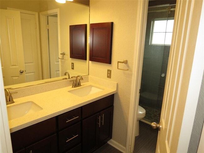 Building Photo - 4008 Sable Oaks Dr