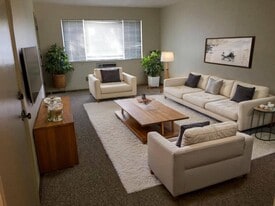 Building Photo - 708 Mansfield Ct