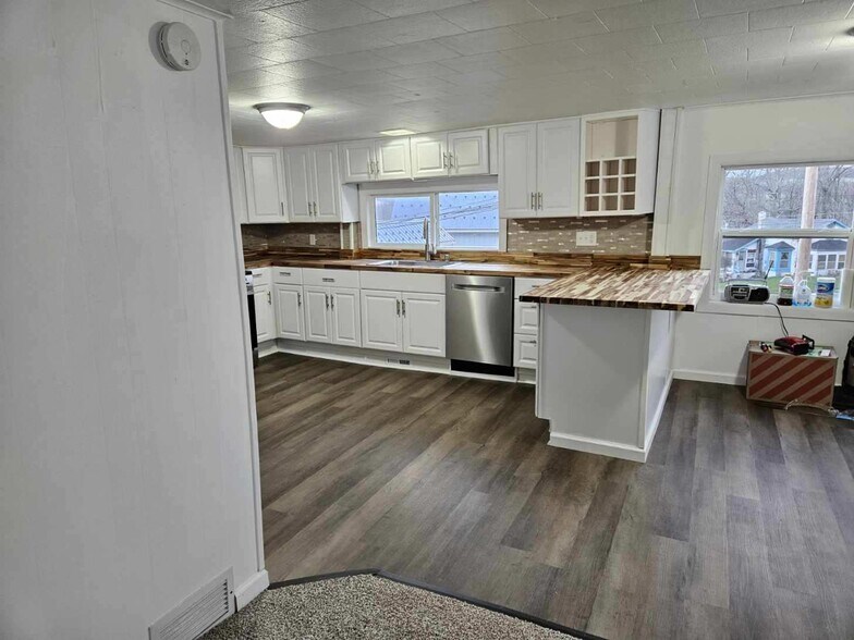 Building Photo - 6711 Vincent Hill Rd