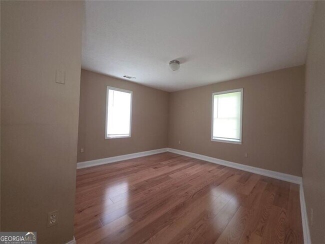 Building Photo - 220 Tuscarora Trail