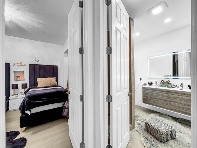 Building Photo - 3608 54th Dr W