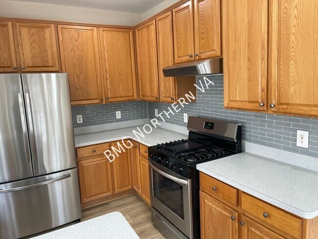 Building Photo - 22525 Maison Carree Square