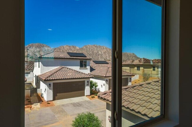 Building Photo - 80268 Whisper Rock Way