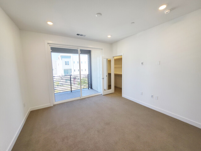Building Photo - 27457 Novella Ln