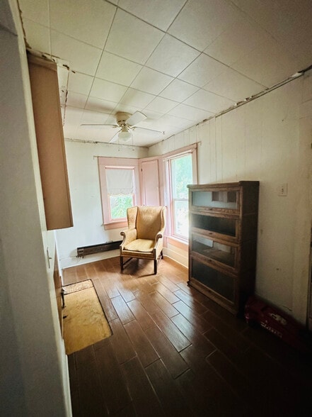 Building Photo - 615 NW Arlington Ave