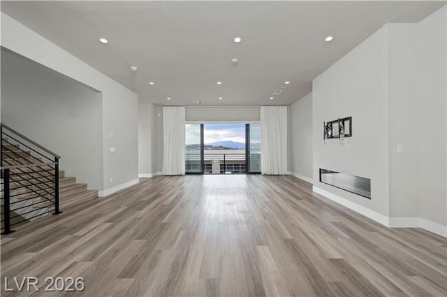 Building Photo - Modern Tri-Story Home in McDonald Highlands