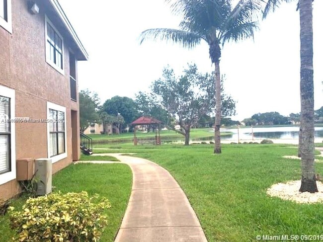 Building Photo - 10691 SW 155th Pl