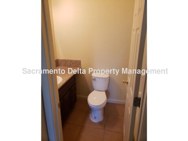 Building Photo - 46-46 Butterwick Ct
