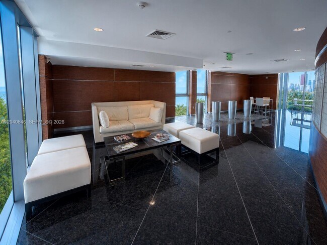 Building Photo - 17001 Collins Ave