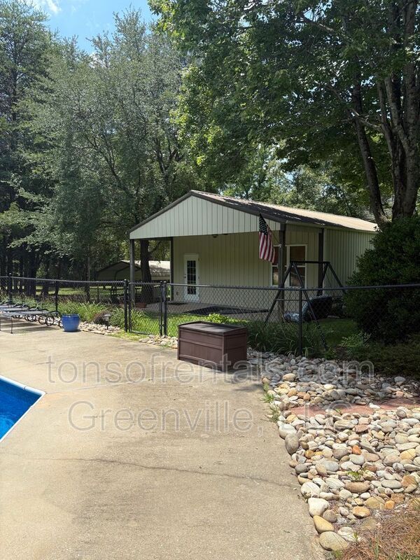 Building Photo - 129 Foster Road